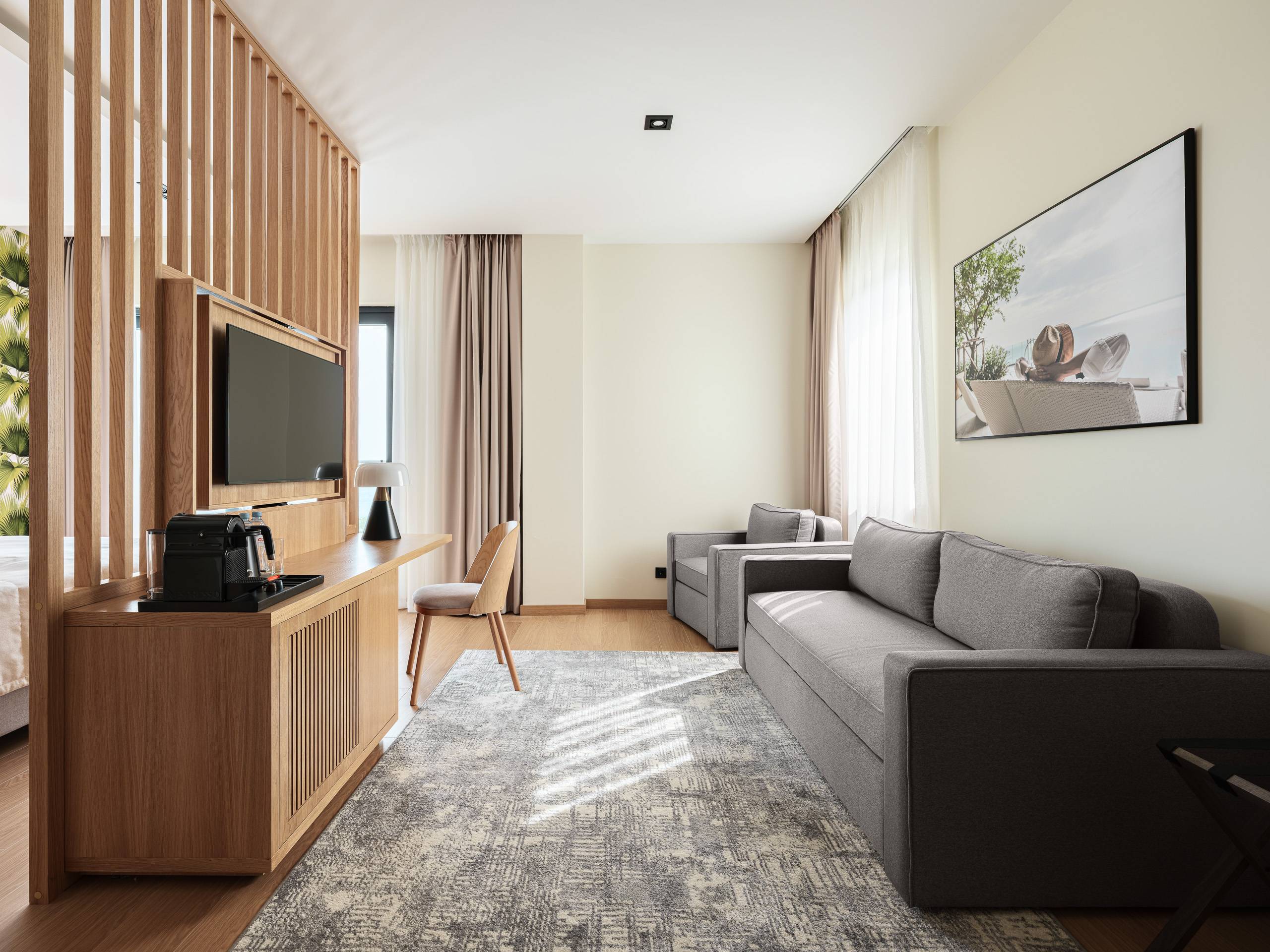 Изображение 6 - Номер Полулюкс с видом на море - Отель Райморис - официальный сайт. Отдых на черном море. Геленджик. Бетта.