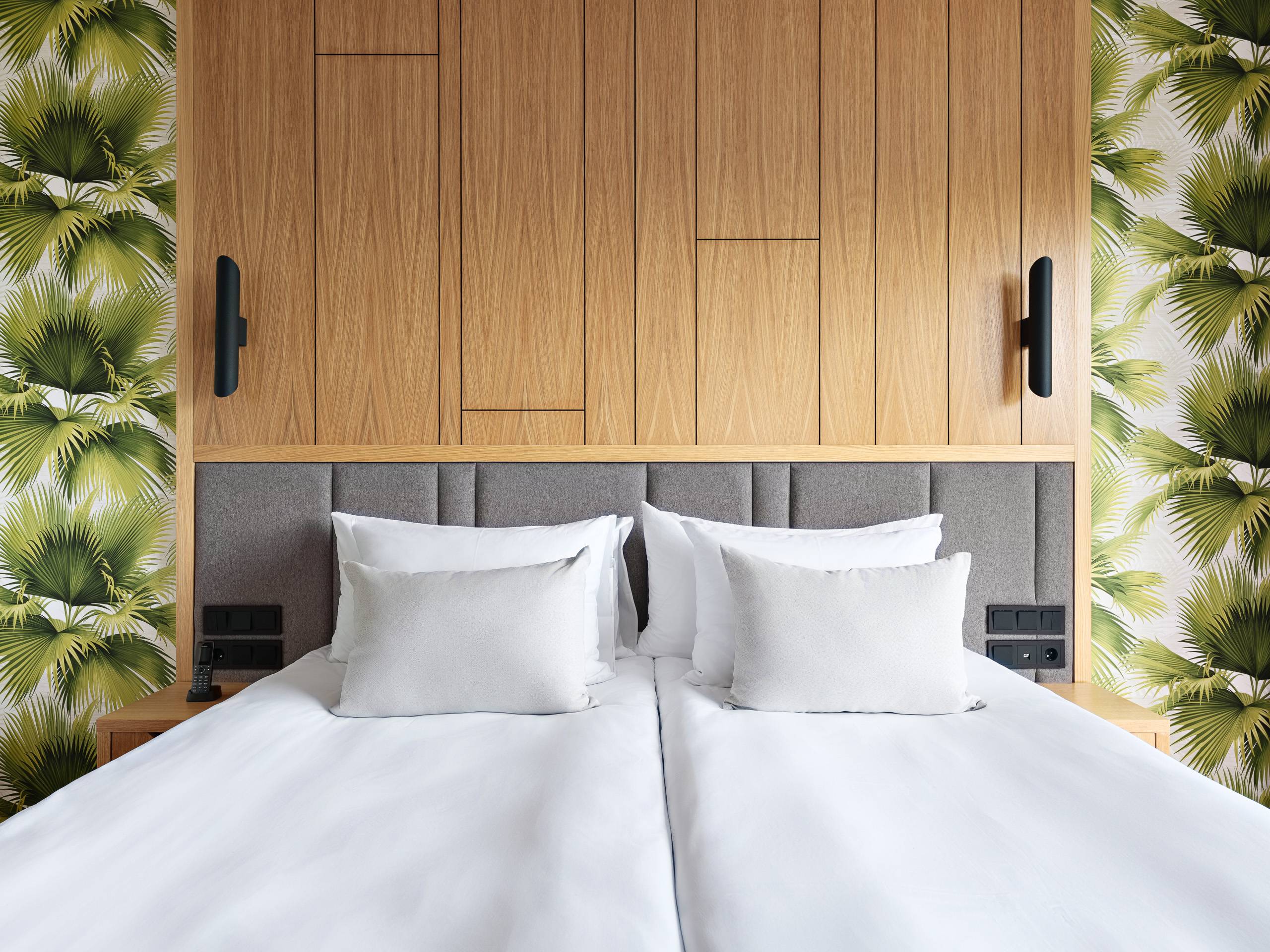 Изображение 2 - Номер Полулюкс с видом на море - Отель Райморис - официальный сайт. Отдых на черном море. Геленджик. Бетта.