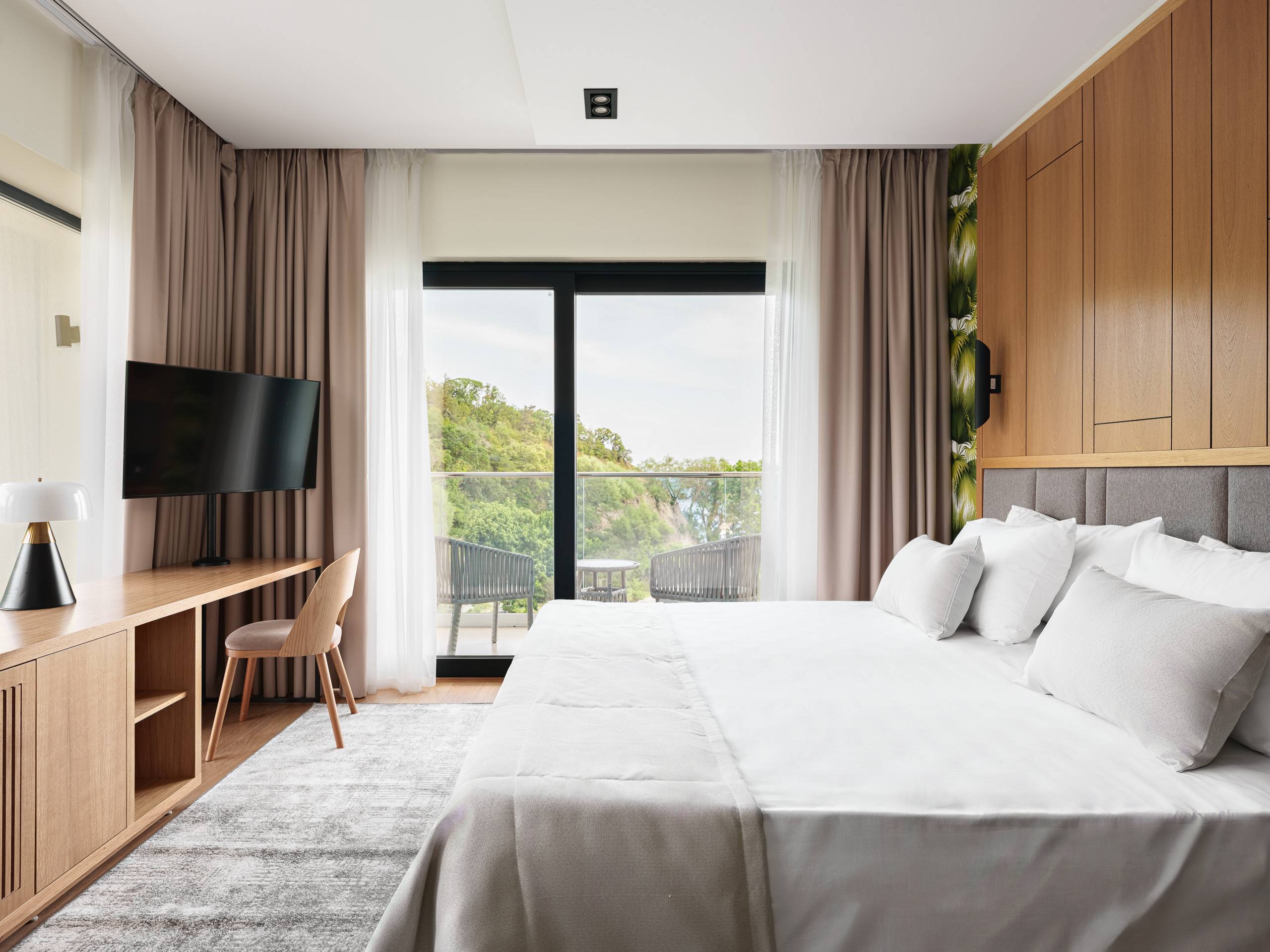 Изображение 4 - Номер Комфорт с видом на море - Отель Райморис - официальный сайт. Отдых на черном море. Геленджик. Бетта.